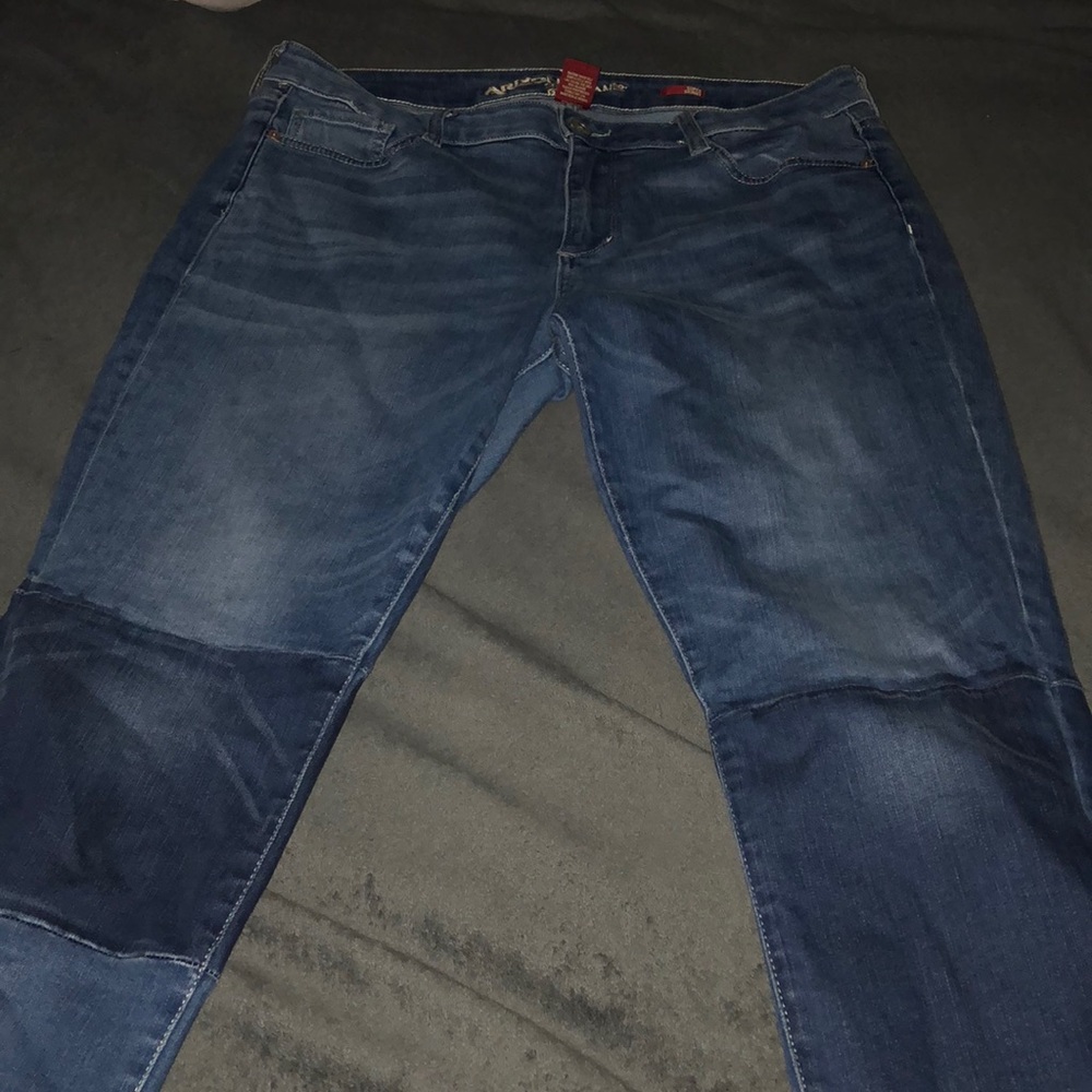 CUTE PANELED JEANS ✨ WORN A FEW TIMES